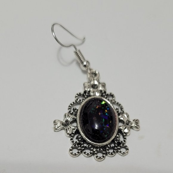 Earrings - Picture 6 of 9